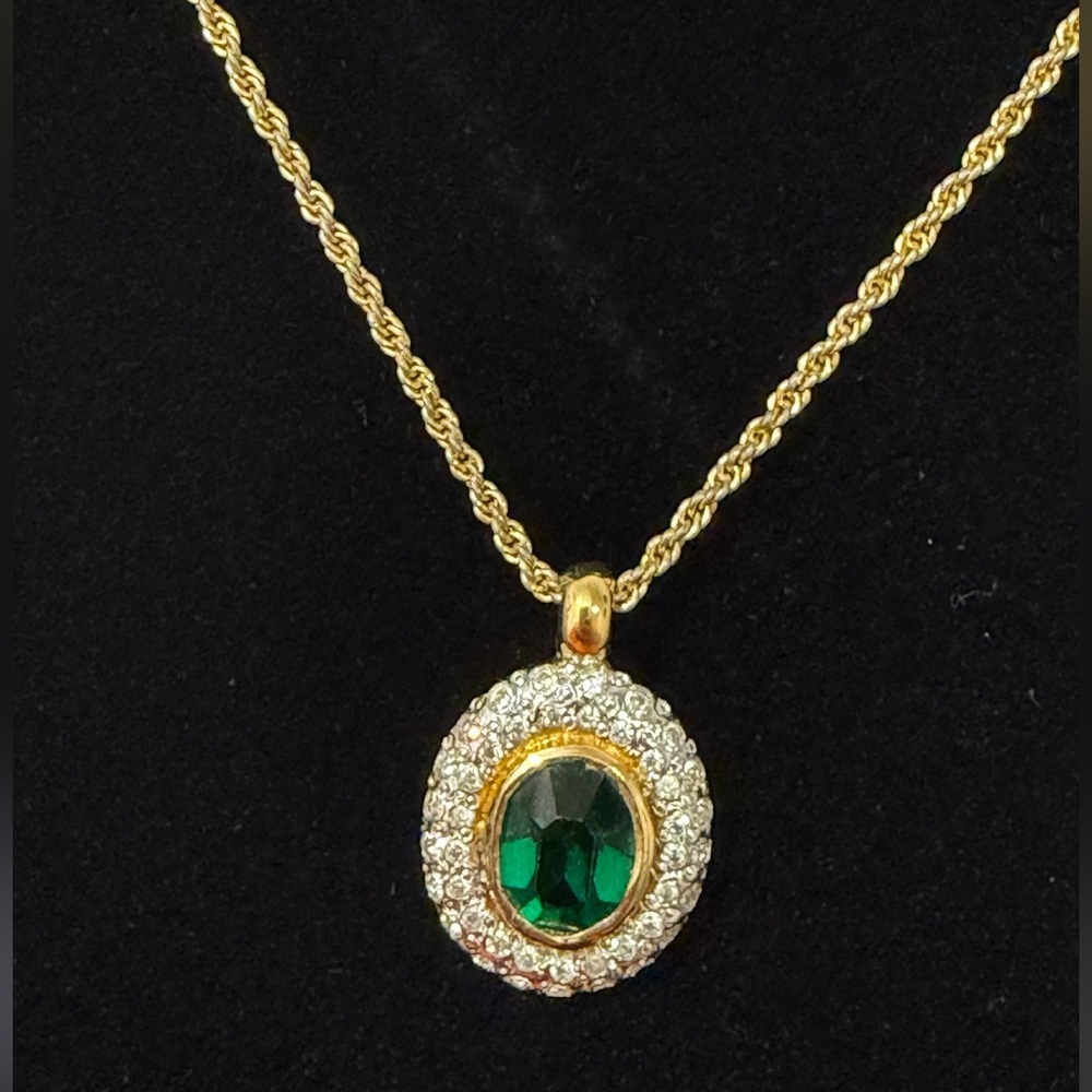 #105 1960s-1970s Valentino Garavani Gold Necklace with Green Stone - Picture 3 of 8